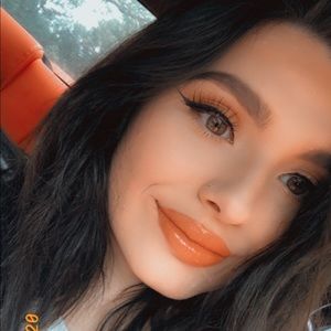 Meet your Posher, Tabitha